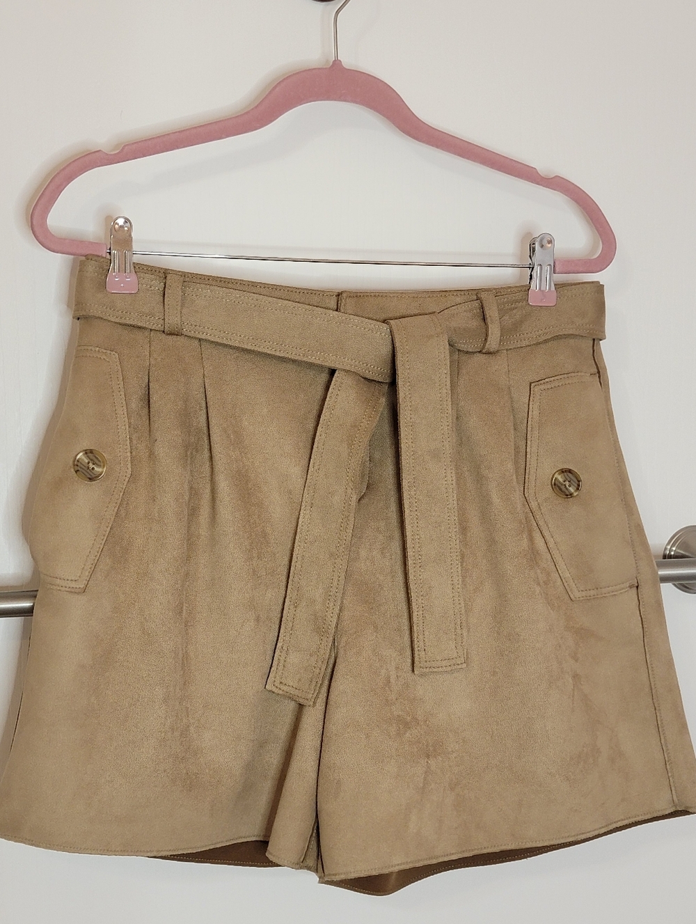 Banana Republic Beige Suede-Look High-Waist Belted Shorts - Sz 6